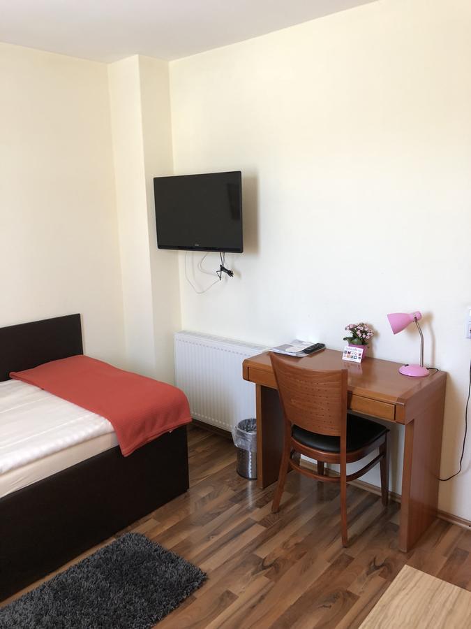 Hotel Poseidon Λούντβιχσμπουργκ Εξωτερικό φωτογραφία